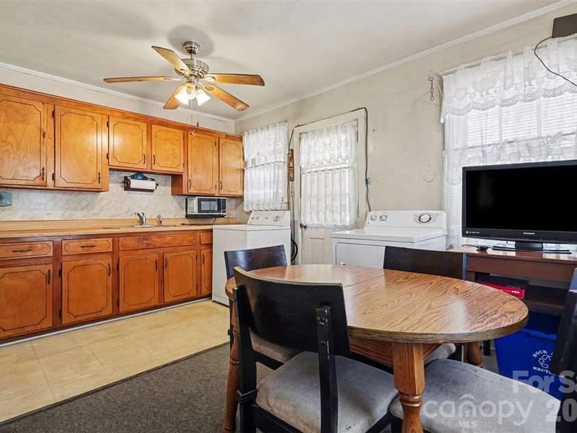 198 Glenwood Drive, Rock Hill, SC 29732.  MLS# CAR4358190, YatesRealty ID 8641. 