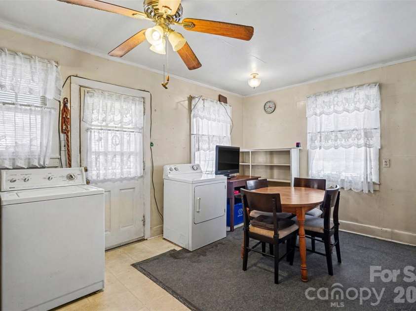 198 Glenwood Drive, Rock Hill, SC 29732.  MLS# CAR4358190, YatesRealty ID 8641. 