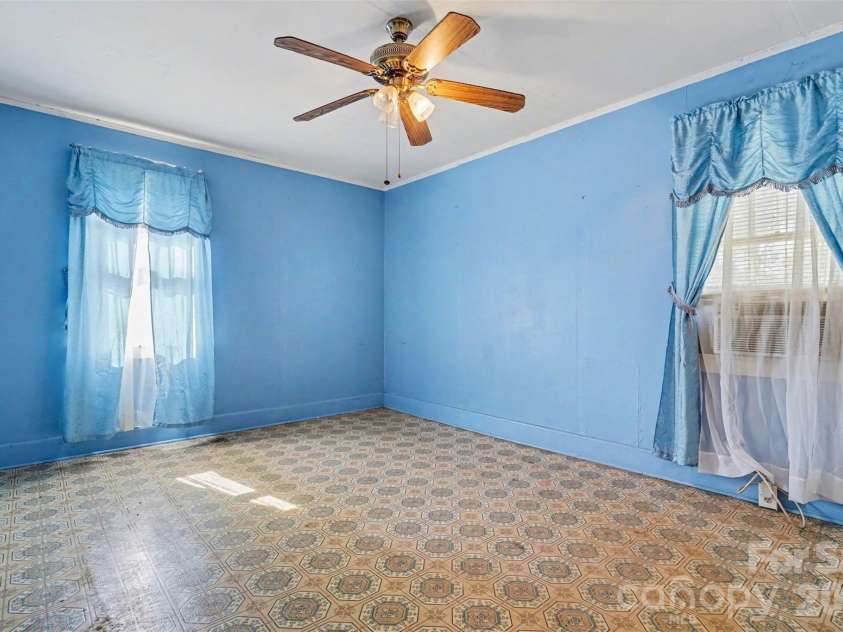 198 Glenwood Drive, Rock Hill, SC 29732.  MLS# CAR4358190, YatesRealty ID 8641. 