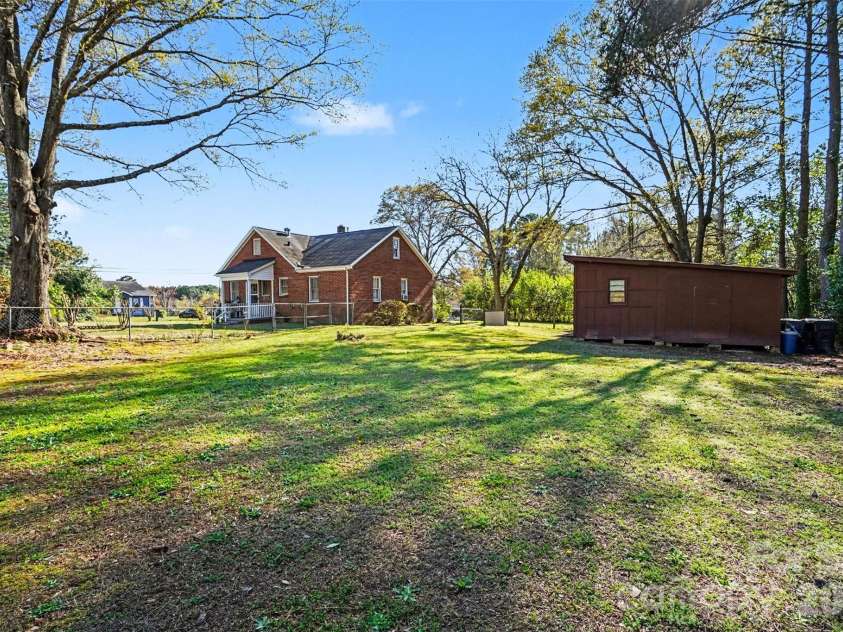 198 Glenwood Drive, Rock Hill, SC 29732.  MLS# CAR4358190, YatesRealty ID 8641. 