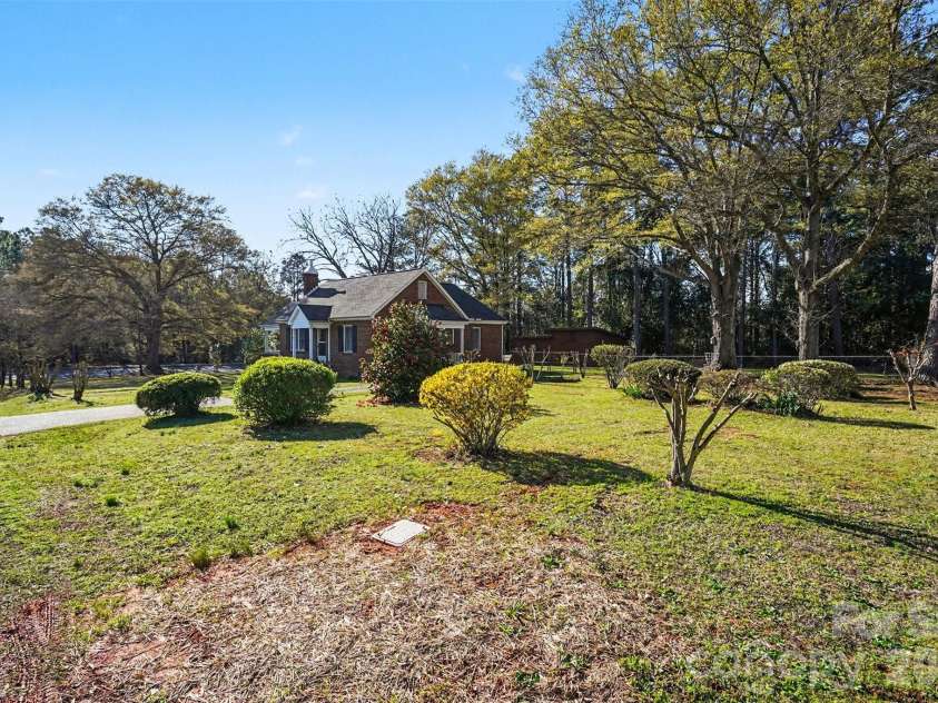 198 Glenwood Drive, Rock Hill, SC 29732.  MLS# CAR4358190, YatesRealty ID 8641. 