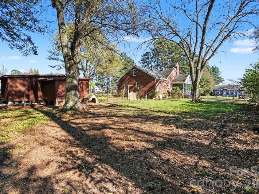 198 Glenwood Drive, Rock Hill, SC 29732.  MLS# CAR4358190, YatesRealty ID 8641. 