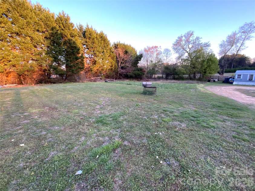 218 Lovelace Road, Forest City, NC 28043.  MLS# CAR4360338, YatesRealty ID 8642. 