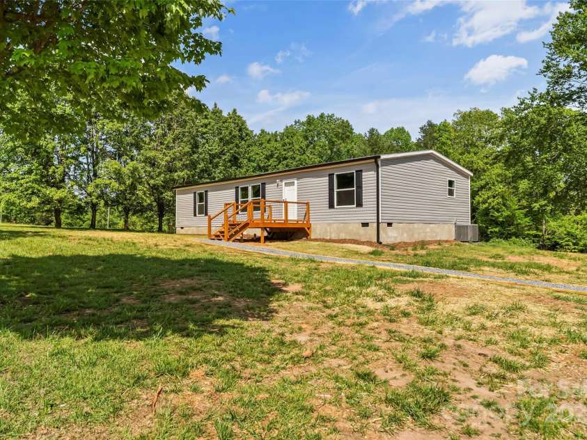808 Vine Arden Road, Morganton, NC 28655.  MLS# CAR4251909, YatesRealty ID 8644. 