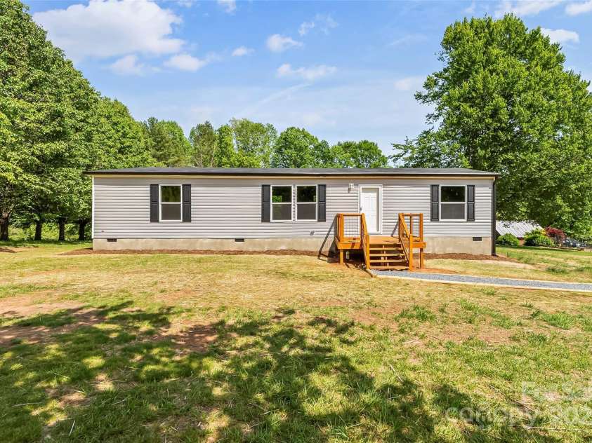 808 Vine Arden Road, Morganton, NC 28655.  MLS# CAR4251909, YatesRealty ID 8644. 