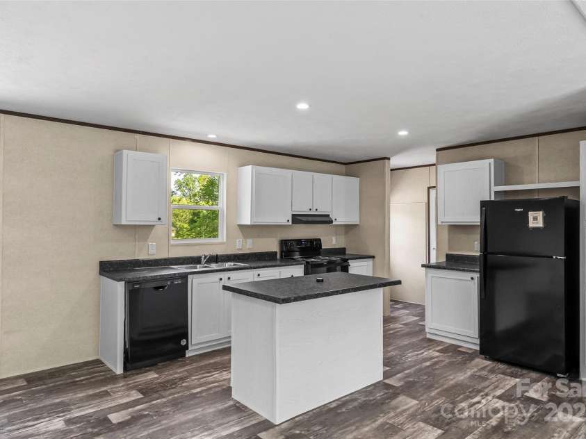 808 Vine Arden Road, Morganton, NC 28655.  MLS# CAR4251909, YatesRealty ID 8644. 