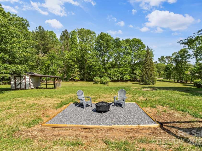 808 Vine Arden Road, Morganton, NC 28655.  MLS# CAR4251909, YatesRealty ID 8644. 