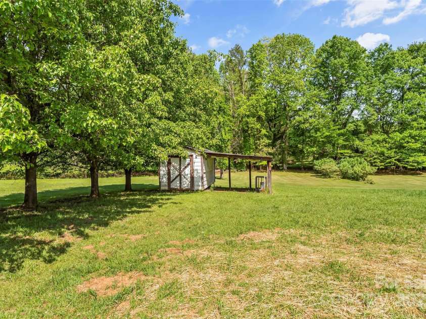 808 Vine Arden Road, Morganton, NC 28655.  MLS# CAR4251909, YatesRealty ID 8644. 