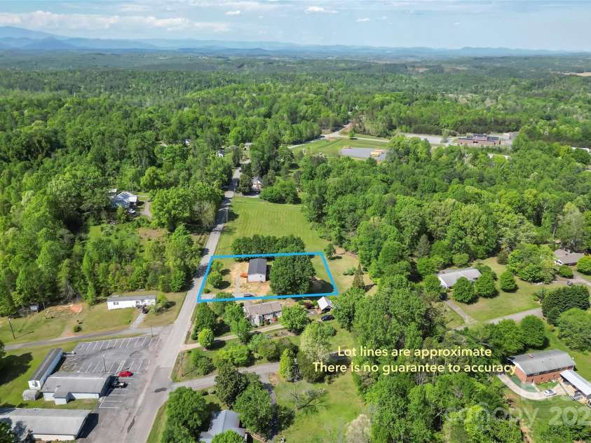 808 Vine Arden Road, Morganton, NC 28655.  MLS# CAR4251909, YatesRealty ID 8644. 