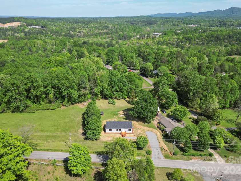 808 Vine Arden Road, Morganton, NC 28655.  MLS# CAR4251909, YatesRealty ID 8644. 