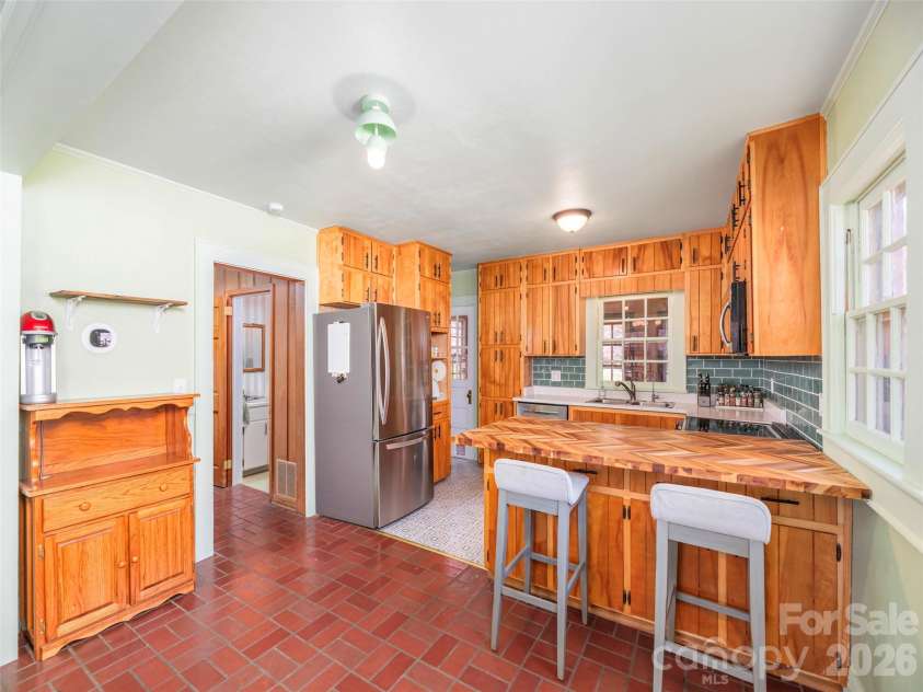 20 Zemery Lane, Waynesville, NC 28786.  MLS# CAR4359069, YatesRealty ID 8645. 