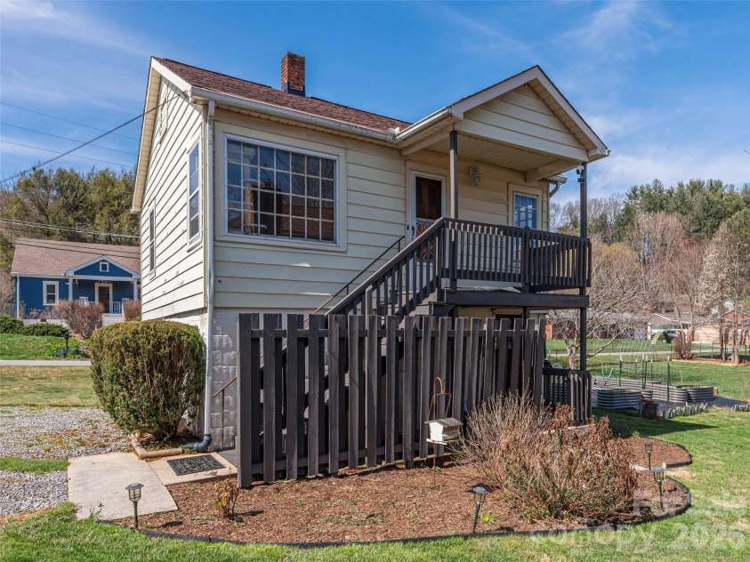 20 Zemery Lane, Waynesville, NC 28786.  MLS# CAR4359069, YatesRealty ID 8645. 