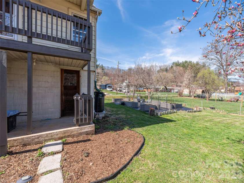 20 Zemery Lane, Waynesville, NC 28786.  MLS# CAR4359069, YatesRealty ID 8645. 