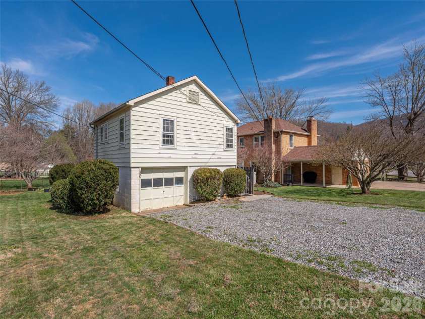 20 Zemery Lane, Waynesville, NC 28786.  MLS# CAR4359069, YatesRealty ID 8645. 