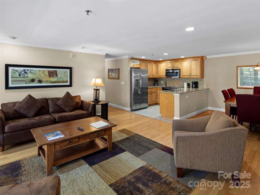 401 Bowling Park Road, Asheville, NC 28803.  MLS# CAR4250515, YatesRealty ID 8646. 