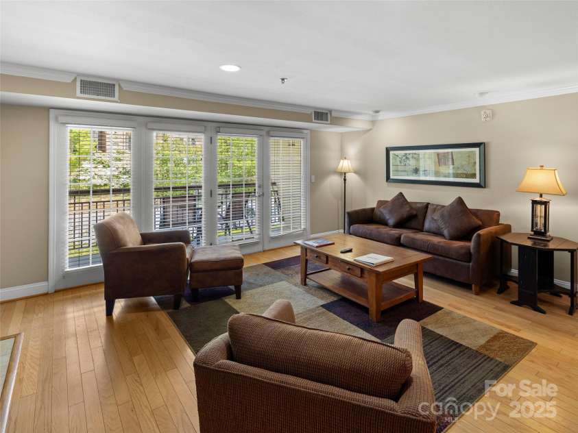 401 Bowling Park Road, Asheville, NC 28803.  MLS# CAR4250515, YatesRealty ID 8646. 