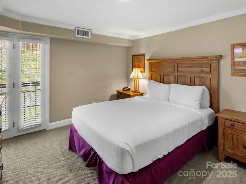 401 Bowling Park Road, Asheville, NC 28803.  MLS# CAR4250515, YatesRealty ID 8646. 