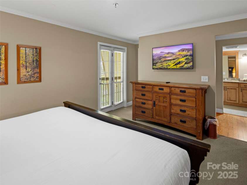 401 Bowling Park Road, Asheville, NC 28803.  MLS# CAR4250515, YatesRealty ID 8646. 