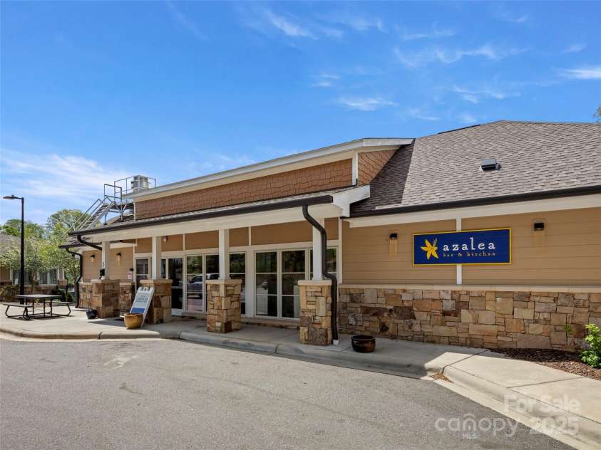 401 Bowling Park Road, Asheville, NC 28803.  MLS# CAR4250515, YatesRealty ID 8646. 