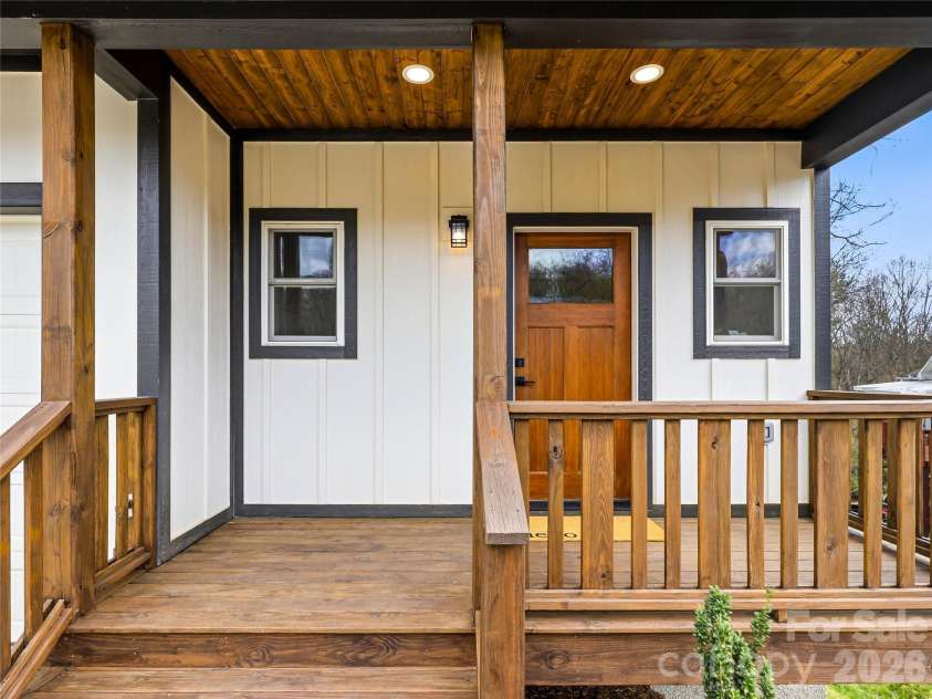 117 Third Street, Asheville, NC 28803.  MLS# CAR4358061, YatesRealty ID 8647. 