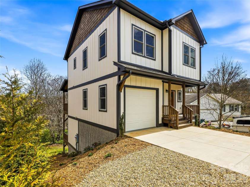 117 Third Street, Asheville, NC 28803.  MLS# CAR4358061, YatesRealty ID 8647. 