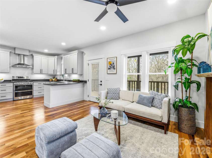 117 Third Street, Asheville, NC 28803.  MLS# CAR4358061, YatesRealty ID 8647. 