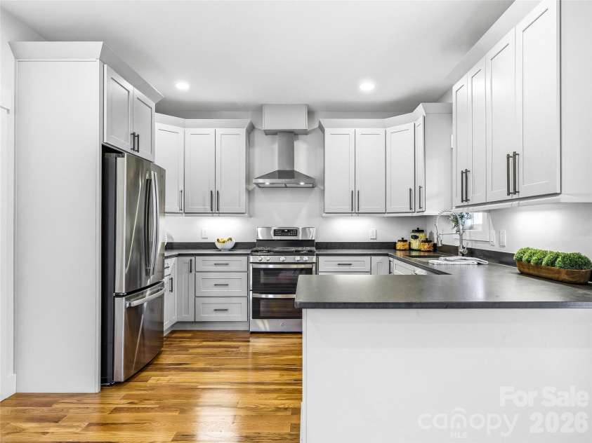 117 Third Street, Asheville, NC 28803.  MLS# CAR4358061, YatesRealty ID 8647. 