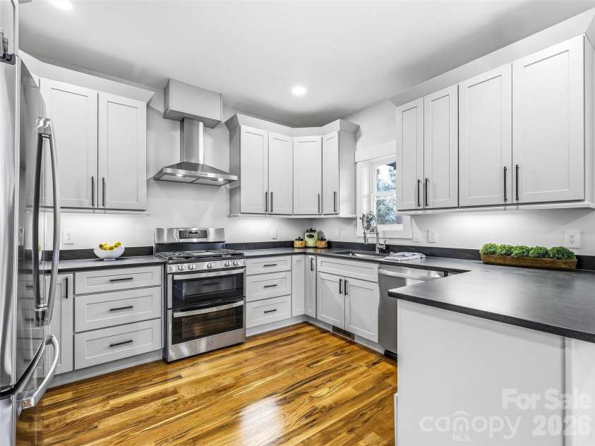 117 Third Street, Asheville, NC 28803.  MLS# CAR4358061, YatesRealty ID 8647. 
