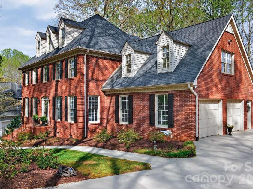 121 Sterling Court, Salisbury, NC 28144.  MLS# CAR4364797, YatesRealty ID 8649. 