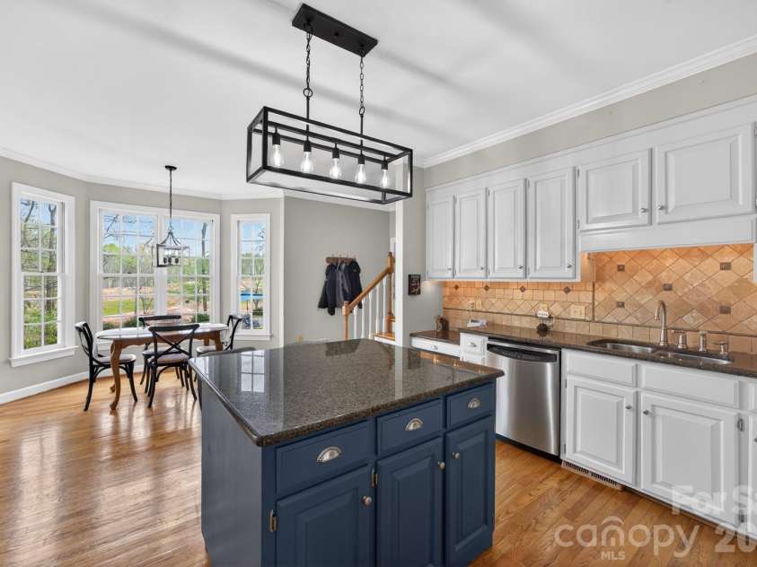 121 Sterling Court, Salisbury, NC 28144.  MLS# CAR4364797, YatesRealty ID 8649. Kitchen / Breakfast 