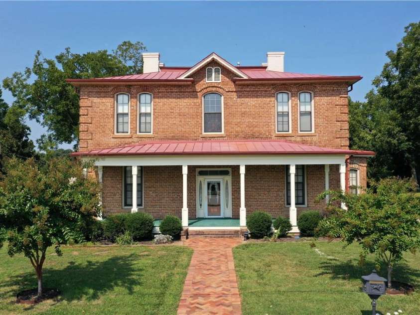 318 Camden Road, Wadesboro, NC 28170.  MLS# CAR3904497, YatesRealty ID 865. HISTORIC HOUSE  - ALL NEW READY FOR SOMELUCKY BUYER!  EVEN LANDSCAPED & BEAUTIFUL WALK WAYS ALL AROUND.