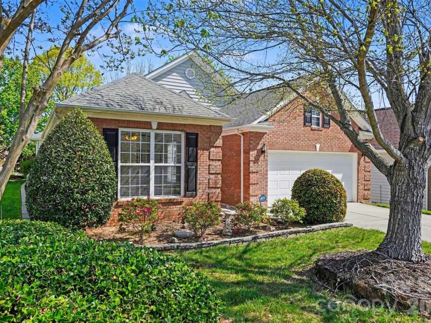 977 Platinum Drive, Fort Mill, SC 29708.  MLS# CAR4363219, YatesRealty ID 8651. 