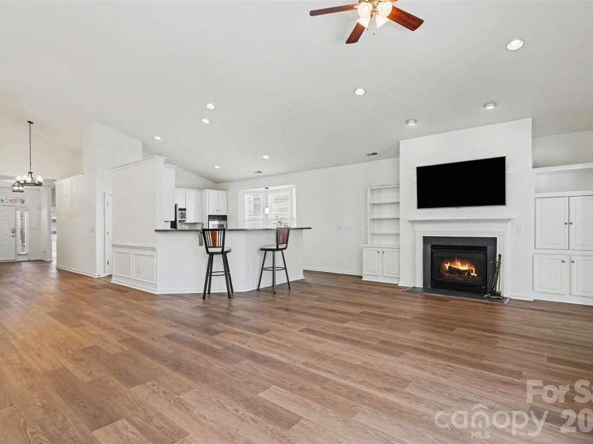 977 Platinum Drive, Fort Mill, SC 29708.  MLS# CAR4363219, YatesRealty ID 8651. 