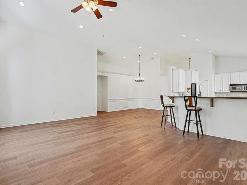 977 Platinum Drive, Fort Mill, SC 29708.  MLS# CAR4363219, YatesRealty ID 8651. 