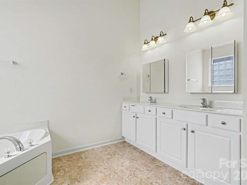 977 Platinum Drive, Fort Mill, SC 29708.  MLS# CAR4363219, YatesRealty ID 8651. 