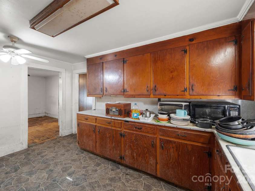 2012 Baton Rouge Road, Chester, SC 29706.  MLS# CAR4328649, YatesRealty ID 8652. 