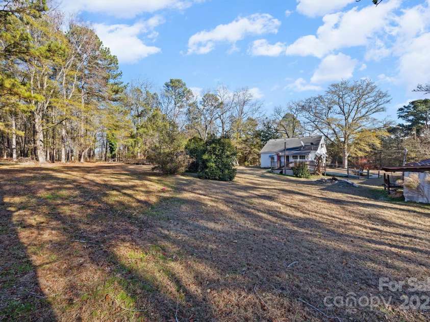 2012 Baton Rouge Road, Chester, SC 29706.  MLS# CAR4328649, YatesRealty ID 8652. 