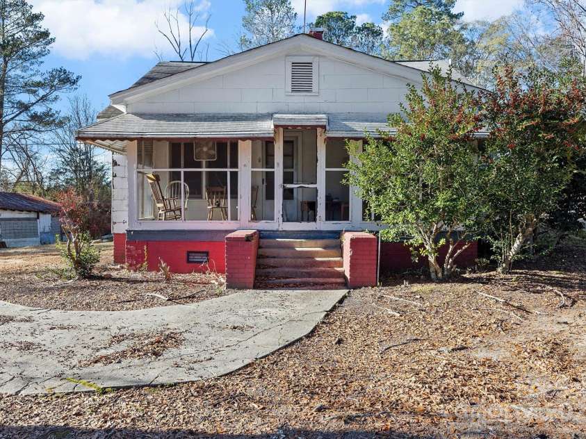 2012 Baton Rouge Road, Chester, SC 29706.  MLS# CAR4328649, YatesRealty ID 8652. 