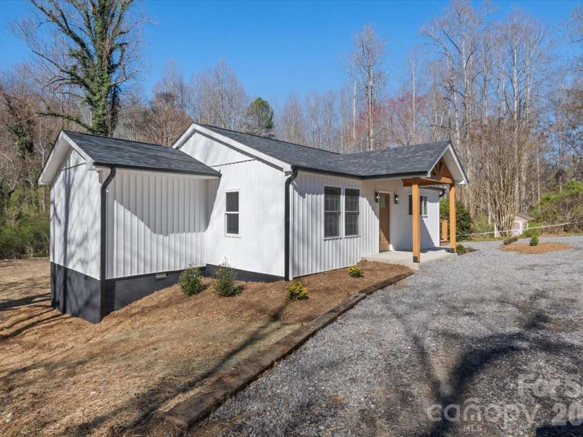 5588 Sugar Hill Road, Marion, NC 28752.  MLS# CAR4358753, YatesRealty ID 8653. 