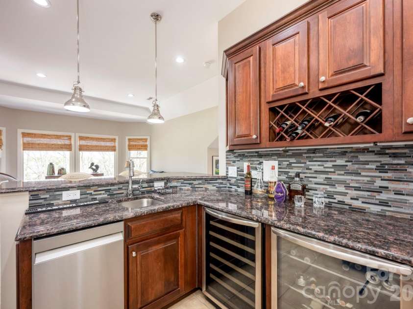14109 Timbergreen Drive, Huntersville, NC 28078.  MLS# CAR4359413, YatesRealty ID 8657. Bar