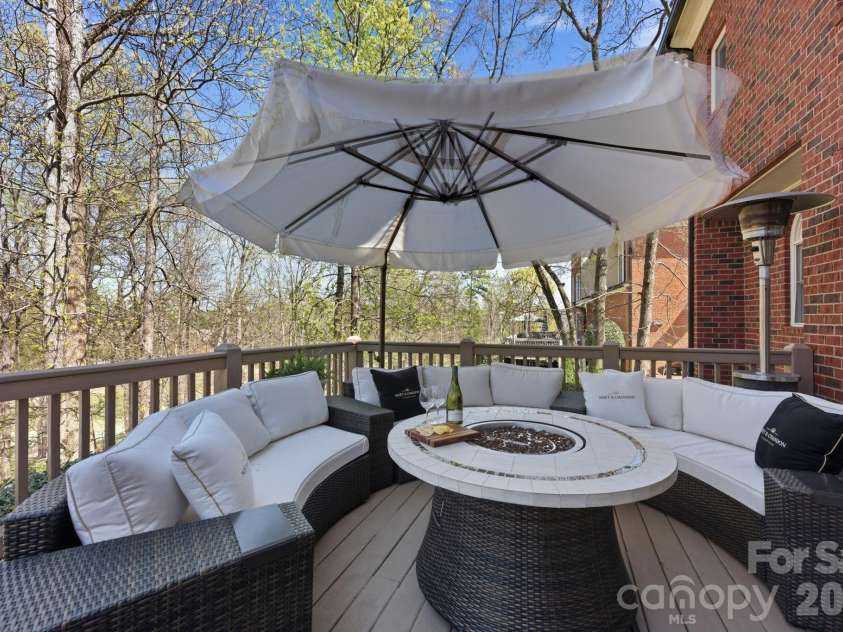 14109 Timbergreen Drive, Huntersville, NC 28078.  MLS# CAR4359413, YatesRealty ID 8657. Deck living