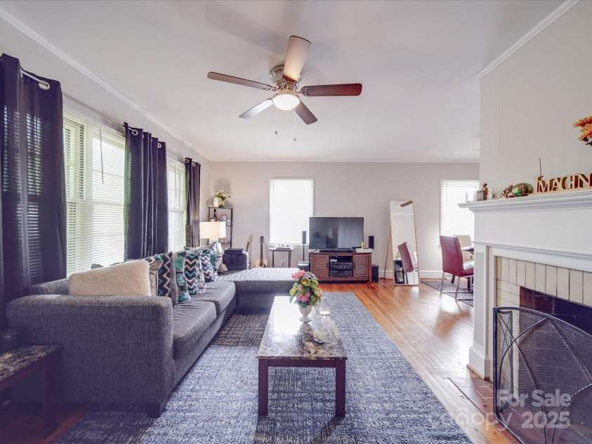 204 Oakdale Street, Gastonia, NC 28054.  MLS# CAR4251999, YatesRealty ID 8659. 