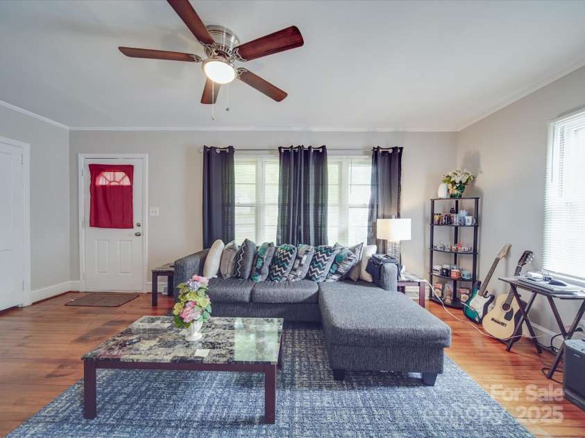 204 Oakdale Street, Gastonia, NC 28054.  MLS# CAR4251999, YatesRealty ID 8659. 