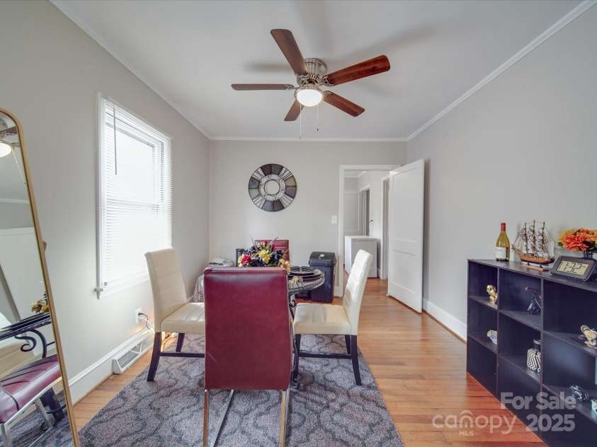 204 Oakdale Street, Gastonia, NC 28054.  MLS# CAR4251999, YatesRealty ID 8659. 