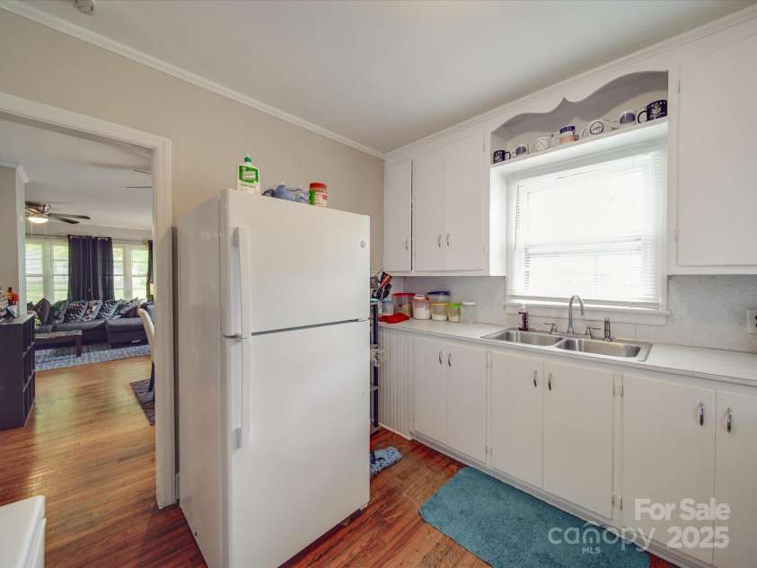 204 Oakdale Street, Gastonia, NC 28054.  MLS# CAR4251999, YatesRealty ID 8659. 