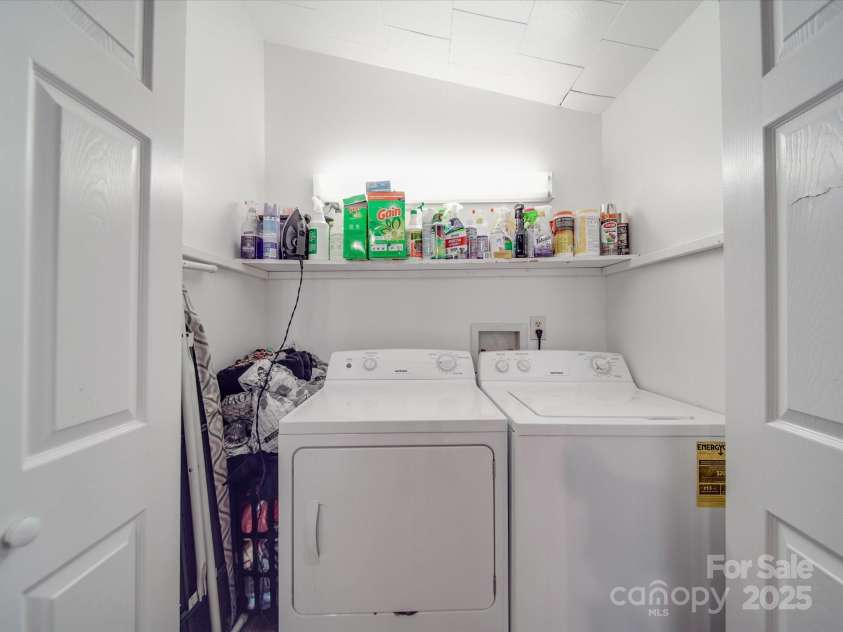 204 Oakdale Street, Gastonia, NC 28054.  MLS# CAR4251999, YatesRealty ID 8659. 