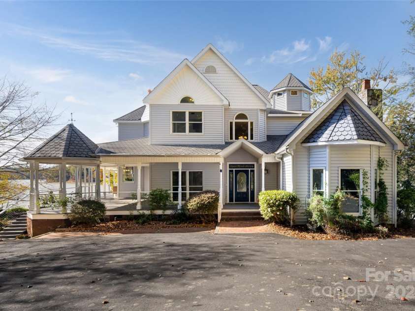 4950 Canterbury Place, Morganton, NC 28655.  MLS# CAR4251001, YatesRealty ID 8660. 