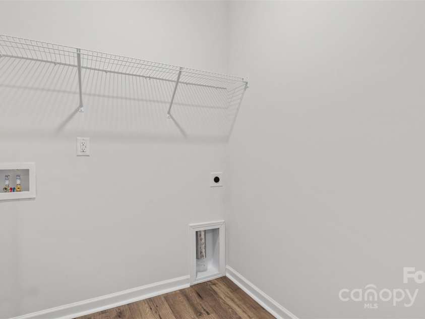 624 Country Oak Drive, Asheville, NC 28804.  MLS# CAR4252065, YatesRealty ID 8661. Photos are representative