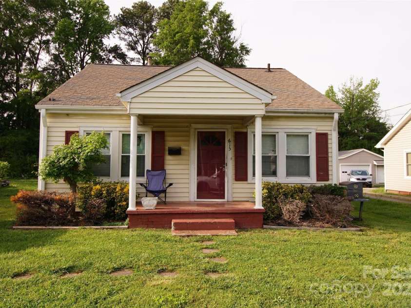 615 Mauney Avenue, Kings Mountain, NC 28086.  MLS# CAR4251484, YatesRealty ID 8663. 