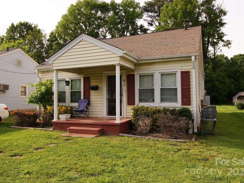 615 Mauney Avenue, Kings Mountain, NC 28086.  MLS# CAR4251484, YatesRealty ID 8663. 